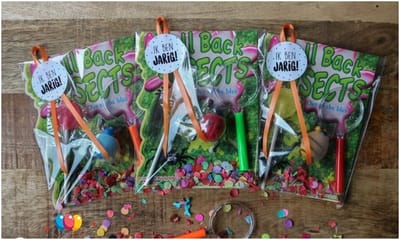 25 Uitdeelzakjes / Traktatie zakjes + 25 Stickers Ik ben jarig! - Wit - Zwart - Stip - Stippen | School traktaties - Cellofaan zakjes - Transparant - Uitdelen | Peuterspeelzaal - Kinderopvang - Bedrijf | DH collection