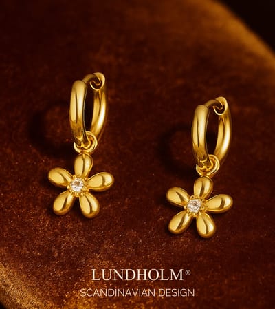 Lundholm Luxe Oorbellen Goud Kleurig Premium Stainless Steel Bloem Hanger Jewellery - Jade Serie - Allergievrij, Water resistant my - Oorringen Dames - Vrouwen Cadeautjes