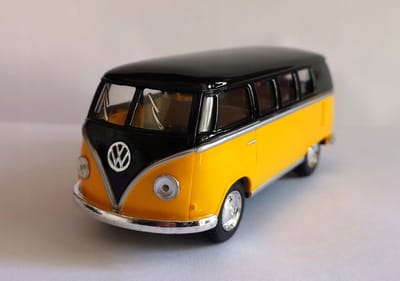 Kinsmart Volkswagen T1 Bus 1962 Modelauto Schaal 1:32