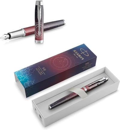 PARKER IM Premium vulpen met gravure | Premium Pen | geschenkdoos | blauwe inkt | gepersonaliseerd cadeau | naam | gegraveerd | vulpen | verjaardag (S.E. Portal (Red))