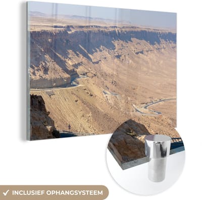 ® Glasschilderij 180x120 cm - Schilderij acrylglas - Bergwand in de Makhtesh Ramon in Israël - Foto op glas - Muurdecoratie woonkamer - Wanddecoratie slaapkamer - Schilderijen