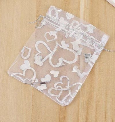 Organza zakjes - Mooi - 10 x 12 cm - 25 stuks – Prachtig – Delicaat – Snoep – Sieraden – Kleine cadeautjes – Decoratie – Feesten – Geschenkjes – ZILVER MET HARTJES- R 10x12