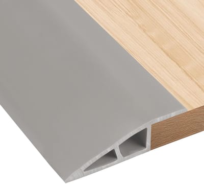 Duurzame PVC rubberen rolstoelhelling met zelfklevende drempelstrip voor vloerovergang, 2 meter lang, 1.5 cm hoog, ideaal voor deuren en scooters, grijs