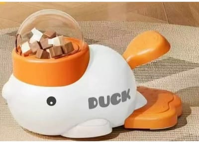 Daity Een interactieve voerdispenser met drukknop, educatieve voederbak, eendvormige voerbak voor huisdieren, bevordert gezond eten, interactief speelgoed voor katten en honden dat snoepjes uitdeelt (wit).