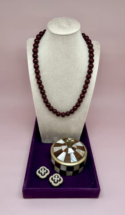 Ketting - colour stone necklace - rode statement ketting met ronde kralen - ketting - statement ketting - ketting met kralen - ketting - rode ketting - bubble grote kralen ketting - red necklace - necklace red - statement ketting - Mystic ketting