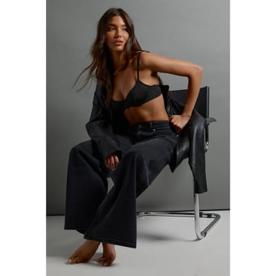 boohoo Dames De jeans met mid-waist en wijde pijpen | Washed Black | Maat: 10/30L