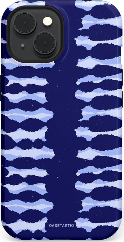 Casetastic Hoesje Geschikt voor Apple iPhone 15 Magsafe - Stijlvolle Beschermende Duo-layer Case - Golven in blauw