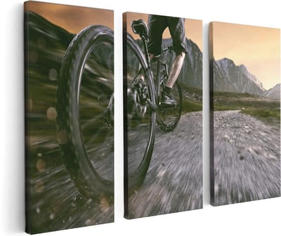 Artaza Canvas Schilderij Drieluik Moutainbike Fietser in de Bergen - 120x80 - Foto Op Canvas - Canvas Print