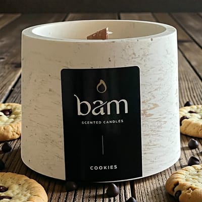 BAM Kaarsen Cookies Geurkaars – Cone Collectie – Houten Wiek – Goud Gemarmerd Handgemaakt Potje – 100 g – 30 Branduren - koekjes