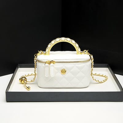 Veelzijdige Kleine Vierkante Tas, Dames Lente- en Zomer Crossbody Tas, Mini Box Tas, Tas met Gouden Bolletjesketting, Mobiele Telefoontas wit