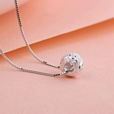 Nouveaux Colliers pour Femmes en Argent Sterling 925 Mode Tempérament Pendentif Perles Porte-Bonheur 8 mm Chaîne Clavicule Bijoux Longueur 45 cm beige