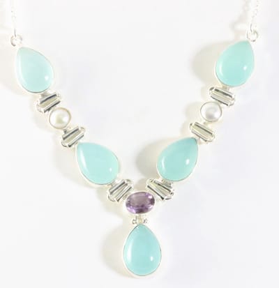 Zilveren ketting met aqua chalcedoon, amethist en parel
