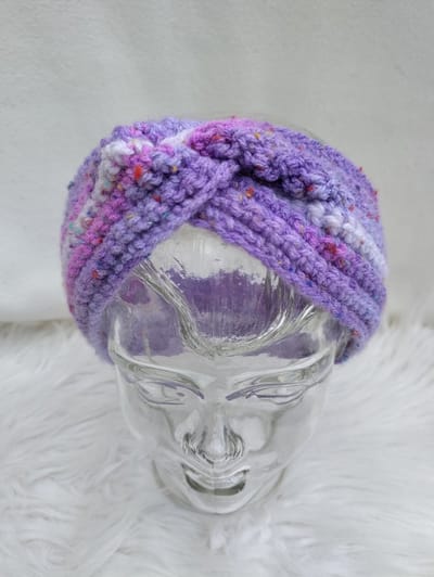 Handgemaakte haarband / hoofdband / oorwarmer in wit, lilatinten gehaakt