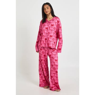 boohoo Dames Petite Gemengde Strikjes Print Lange Mouwen Top & Broek Pyjama Set | Dark Pink | Maat: 6