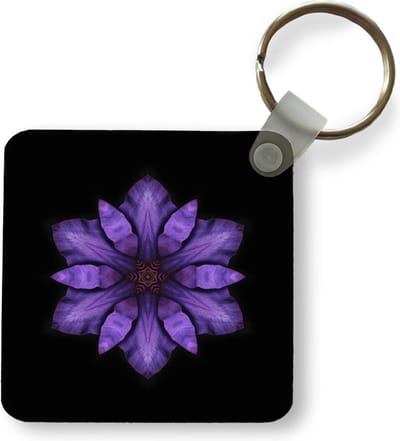 Sleutelhanger - Uitdeelcadeautjes - Een paarse Clematis Mandala op zwarte achtergrond - Plastic