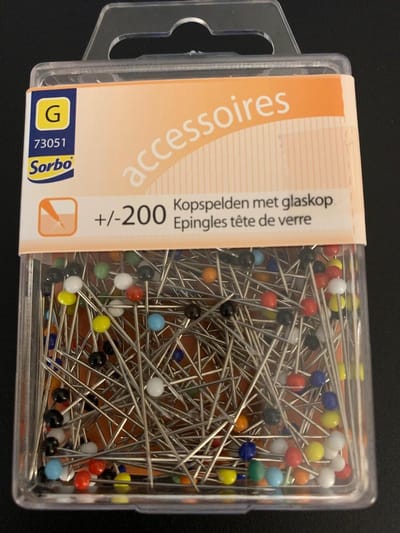 Sorbo kopspelden met glaskop  ongeveer  200 stuks
