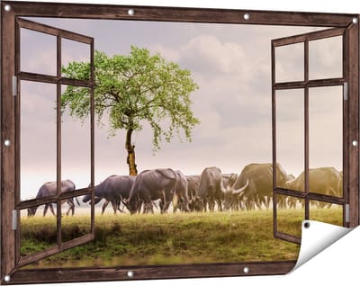 Gards Tuinposter Doorkijk Kudde Buffels bij een Boom - 120x80 cm - Tuindoek - Tuindecoratie - Wanddecoratie buiten - Tuinschilderij