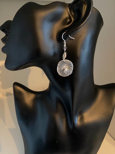 Zilverkleurig spiraalrondje oorbellen | | Make up | Parfum | Moederdag | Verjaardagscadeau| Cadeautje| Valentijnsdag| Kado | sieraden | vaderdag | oorbellen | oorsieraden