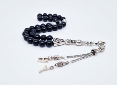 Handgemaakte Letters tesbih "tasbih" 33 Kralen Natuursteen “ Obsidian” - met metaal tassel - Met je Letters of de Letters van uw geliefde- 8 mm diameter van de korrel