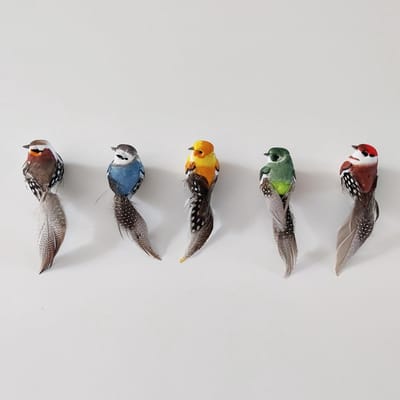Set van 5 Realistische Vogelfiguren met Veertjes - Decoratieve Foam Vogels voor Tuin, Kamer en Balkon, Perfect voor Kerstversiering en Planten Decoratie