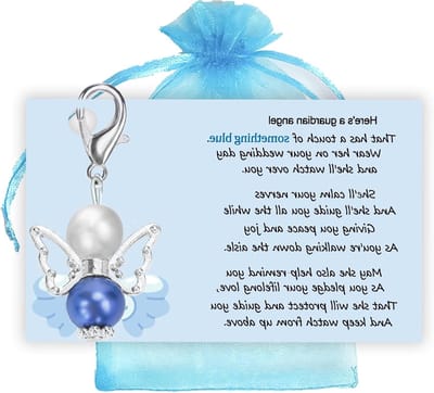 Blauwe trouwaccessoires voor de bruid: engel, boeket, kousenband en cadeaukaart voor dochter op haar trouwdag van ouders, grootouders en vrienden
