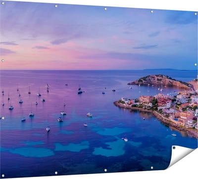 Gards Tuinposter Ibiza met Boten op het Water bij Zonsopgang - 160x120 cm - Tuindoek - Tuindecoratie - Wanddecoratie buiten - Tuinschilderij
