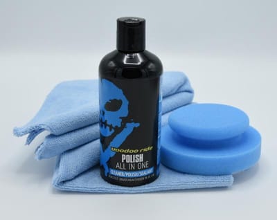All-In-One Auto Polish pakket, met pad en een microfiber uitpoetsdoekje.