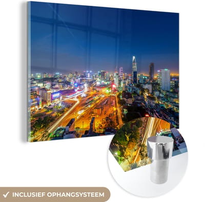 ® Glasschilderij 180x120 cm - Schilderij acrylglas - Heldere donkerblauwe lucht boven Ho Chi Minhstad in Vietnam - Foto op glas - Muurdecoratie woonkamer - Wanddecoratie slaapkamer - Schilderijen