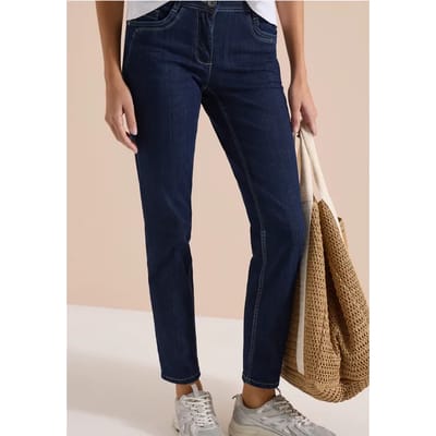 Mid Waist straight leg jeans in casual fit