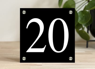 Huisnummerbord / huisnummer strak glans zwart 20x20cm met rvs afstandhouders