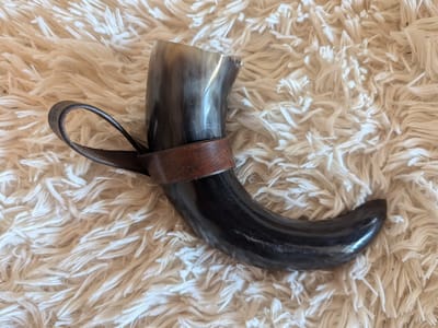 Drinkhoorn - Drink hoorn - 0,4L - Carnaval - LARP - live Action Role Play - Accessoires - Larpcenter.nl - Cadeau - Viking - Keltisch