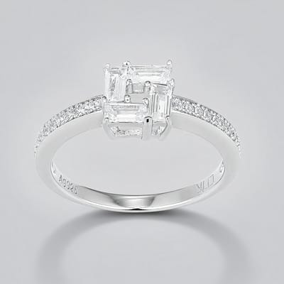 Cavill - Zilveren Ring - 925 Sterling Zilver - 4 Witte Topaas 0 477 ct - 20 Pavé Zirkonia 0 109 ct - Elegant Briljant Trapgeslepen Design