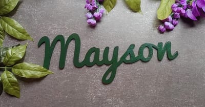 In hout uitgesneden naambord - Gepersonaliseerd - Babyshower kinderkamer - Baby - Decoratie - Kraamcadeau - Groen