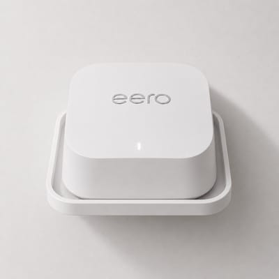 YUOM. Muurbeugel Geschikt voor Eero 6+ – WiFi 6 Mesh Router Wandhouder – Strakke Wall Mount – Incl. Schroeven en Pluggen – Wit – Stapelkorting