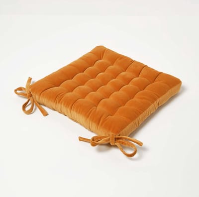 Homescapes stoelkussen – fluweel zitkussen – oranje – 40x40 cm – met lint – voor eetkamer & buitengebruik