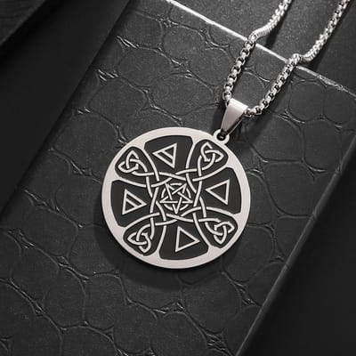 Nouvelle Bague Celtique Sorcellerie Étoile à Cinq Branches Amulette en Acier Inoxydable Collier Chaîne Boîte Acier Titane Bijoux Accessoires Accessoires gray