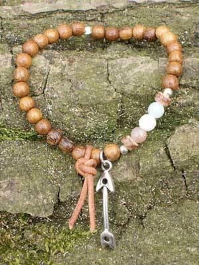 Heaven Eleven - Houten kralenarmband met pijl
