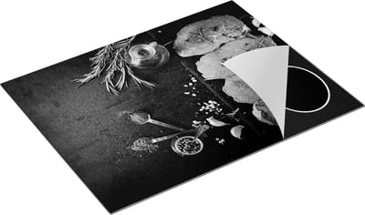 Chefcare Inductie Beschermer Vlees met Kruiden op een Marmeren Plaat - Zwart Wit - 77x59 cm - Afdekplaat Inductie - Kookplaat Beschermer - Inductie Mat