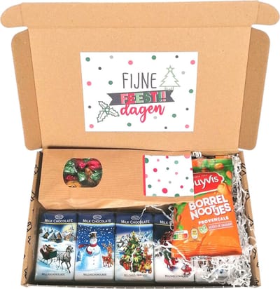 Kerst brievenbus cadeautje - brievenbus pakket - Fijne feestdagen - cadeau pakketje - Borrelnootjes - zakje zuurtjes - Kerst chocolade