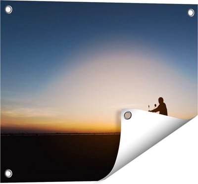 Gards Tuinposter Silhouet van een Motor bij Zonsondergang - 50x40 cm - Tuindoek - Tuindecoratie - Wanddecoratie buiten - Tuinschilderij