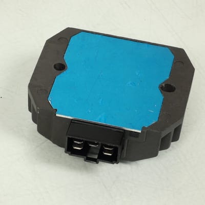 Régulateur redresseur de tension P2R pour Moto Yamaha 600 Fazer 2004 à 2009 5VX-81960-00 / SH719AA / 2405 Neuf