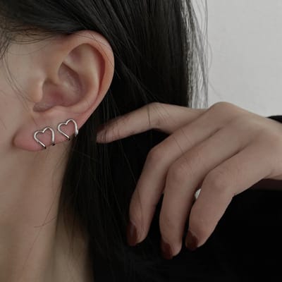 Hiden - Zilverkleurige Oorbellen - Oorbellen Dames - Oorbellen Meisje - Oorhangers - Hartjes - Korean - Fashion - Sieraden - Mooi - 2 stuks