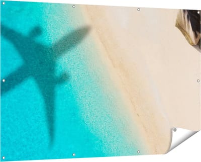 Gards Tuinposter Silhouet van een Vliegtuig op het Strand - 150x100 cm - Tuindoek - Tuindecoratie - Wanddecoratie buiten - Tuinschilderij