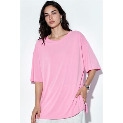 T-shirt met korte mouwen en slitsdetails op de ronde hals