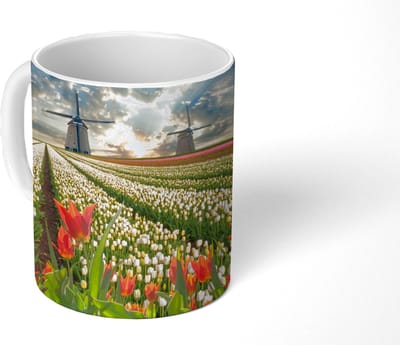 Mok - Koffiemok - Windmolen - Tulpen - Lucht - Natuur - Mokken - 350 ML - Beker - Koffiemokken - Theemok