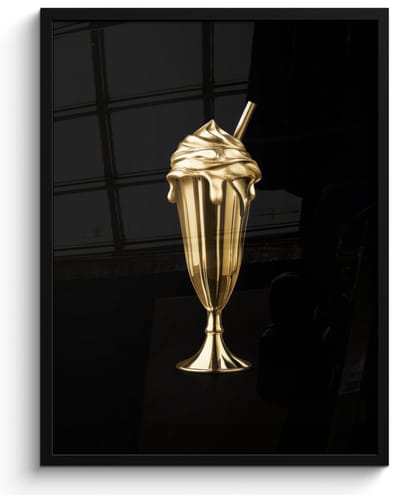 Fotolijst inclusief poster - Posterlijst 50x70 cm - Posters - Milkshake - Goud - Drinken - Zwart - Foto in lijst - Keuken decoratie muur - Wanddecoratie accessoires - Muurdecoratie - Schilderijen