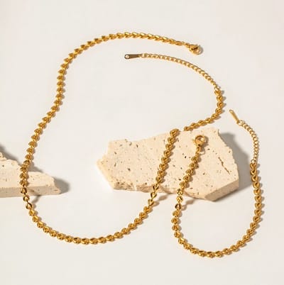 La Rosa Princesa Dames Sieradenset Hart Armband & dames ketting zonder hanger – Goldplated Roestvrijstaal – Verstelbaar – Luxe & Tijdloo Hypoallergeen Sint cadeau vrouw