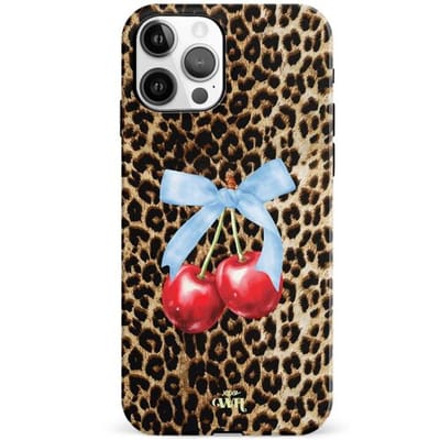 xoxo Wildhearts Berry Wild - Double Layer - Hard case geschikt voor iPhone 12 Pro hoesje - Dubbele beschermlaag - Beschermhoes shockproof case - Tijgerprint / Luipaardprint - Kers print - Dierenprint hoesje - Kersen Panterprint