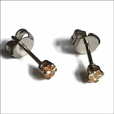 Aramat Jewels | Oorbellen | Stalen Hartjes Oorstekers Zirkonia – Diverse Kleuren & Maten 316L RVS | Zilverkleur / 3 mm / Champagne | | | Staal | Kinderen, Volwassenen | Verkleurd niet