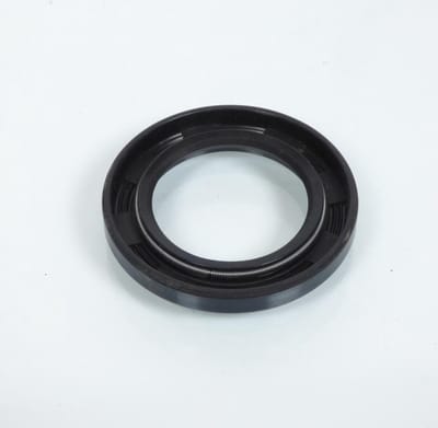 Un joint spi simple lèvre 30x47x6mm pour scooter Piaggio Vespa PX d'axe roue arrière